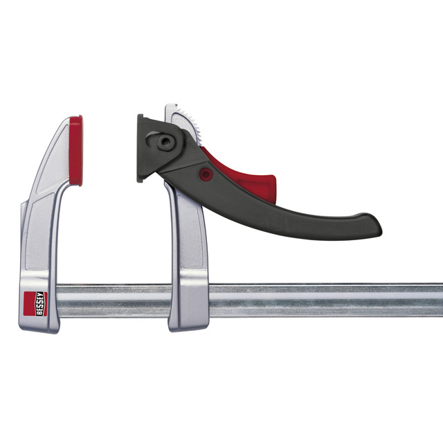 SNABBTVING KLIKLAMP LÄTT MAGNESIUM 1,200N 120X80MM | Beijerbygg Byggmaterial